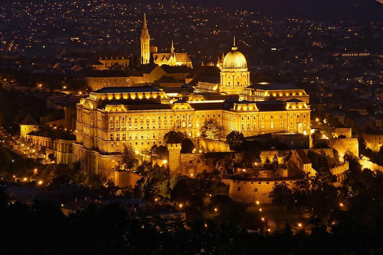 Andrassy Boulevard Budapest Eksteriør bilde
